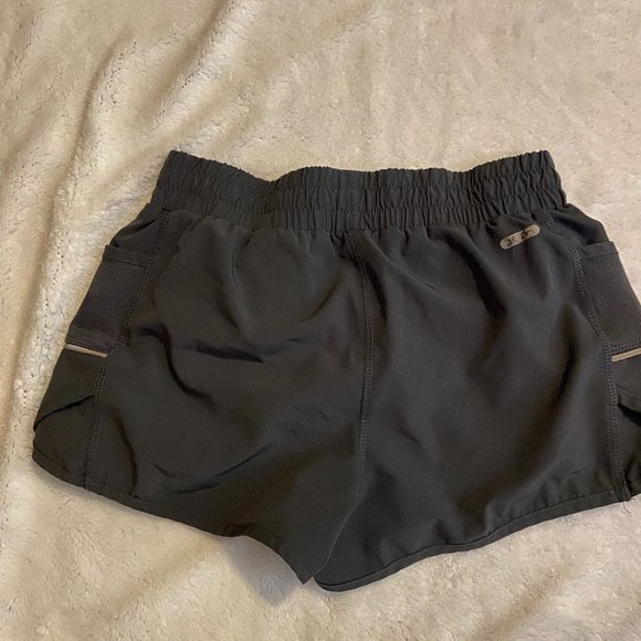 $5- Black shorts size small RBX $5(MUST BE BUNDLED -3 OR MORE) - Picture 2 of 4